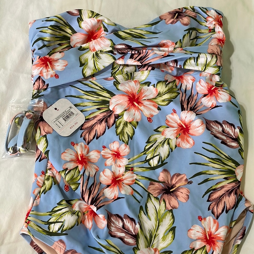 NWT Isabel Maternity Swimsuit M